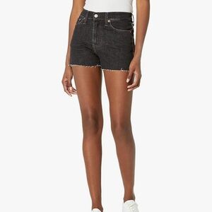 Levi’s Shorts - 26